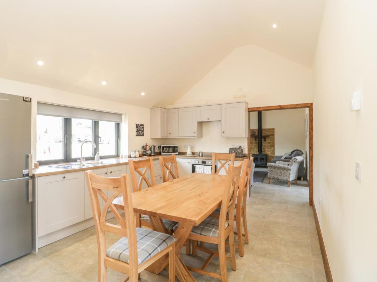 Villa The Milking Barn Yeovil Esterno foto